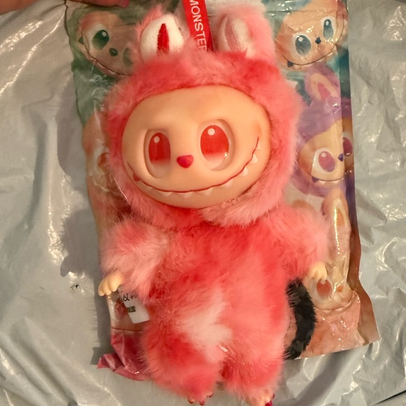 Labubu doll - Picture 2 of 6